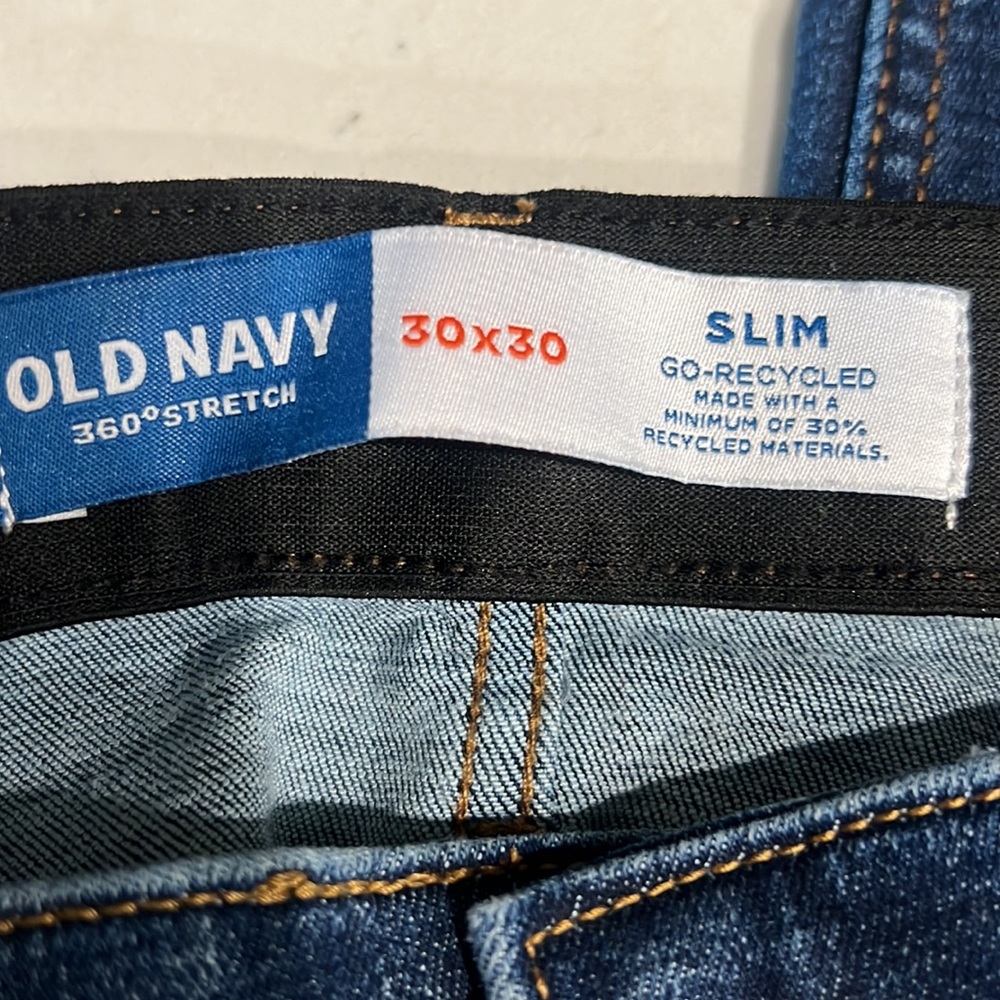 Old Navy Men’s 360 stretch jeans - Picture 3 of 4